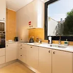 Ξενοδοχείο με διαμερίσματα Limehome Rua Eca De Queiroz Lisboa