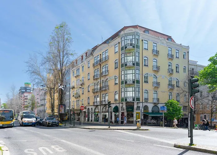 Limehome Rua Eca De Queiroz 4*