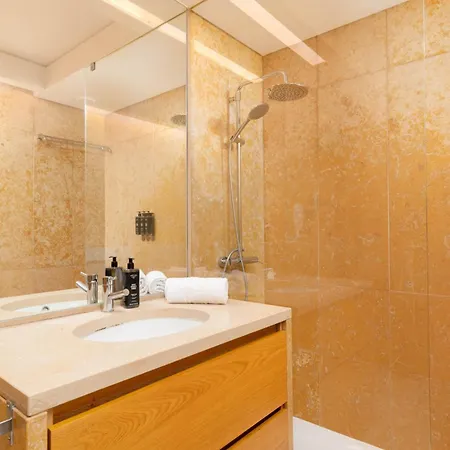 Limehome Rua Eca De Queiroz 리스본